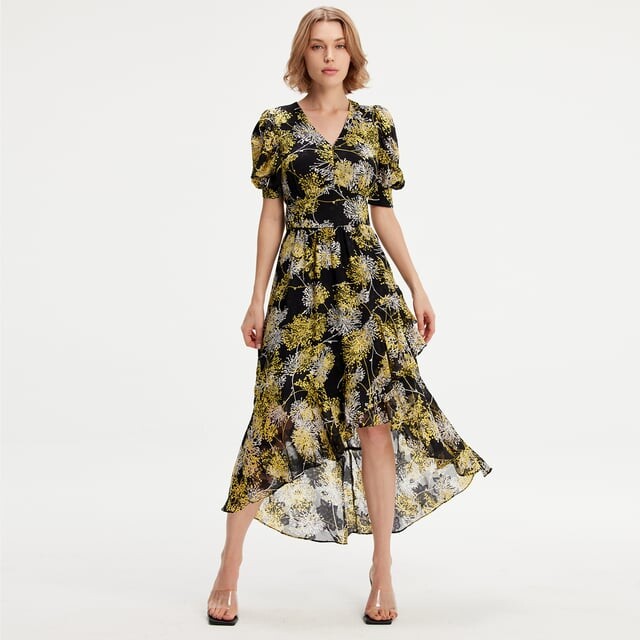 Линейное платье с цветочным принтом и глубоким подолом Smart And Joy, черный
Линейное платье с цветочным принтом и глубоким подолом Smart And Joy, черный