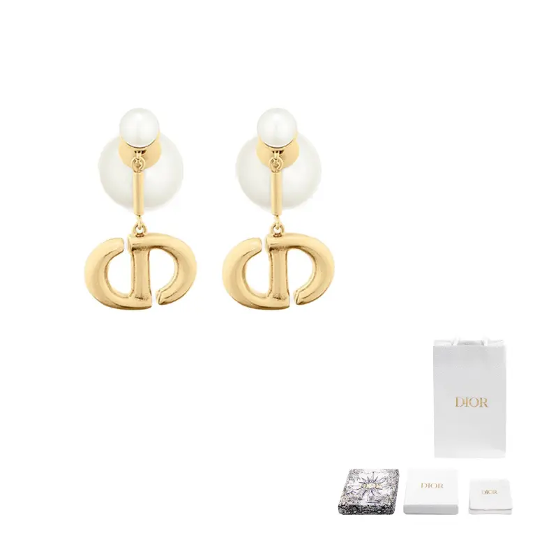 Серьги женские DIOR
Серьги женские DIOR