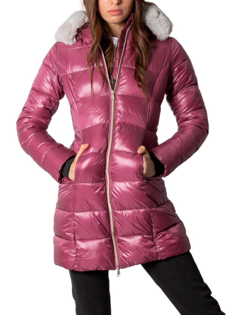 Куртка No Zone с меховым капюшоном, фиолетовый
Куртка No Zone с меховым капюшоном, фиолетовый