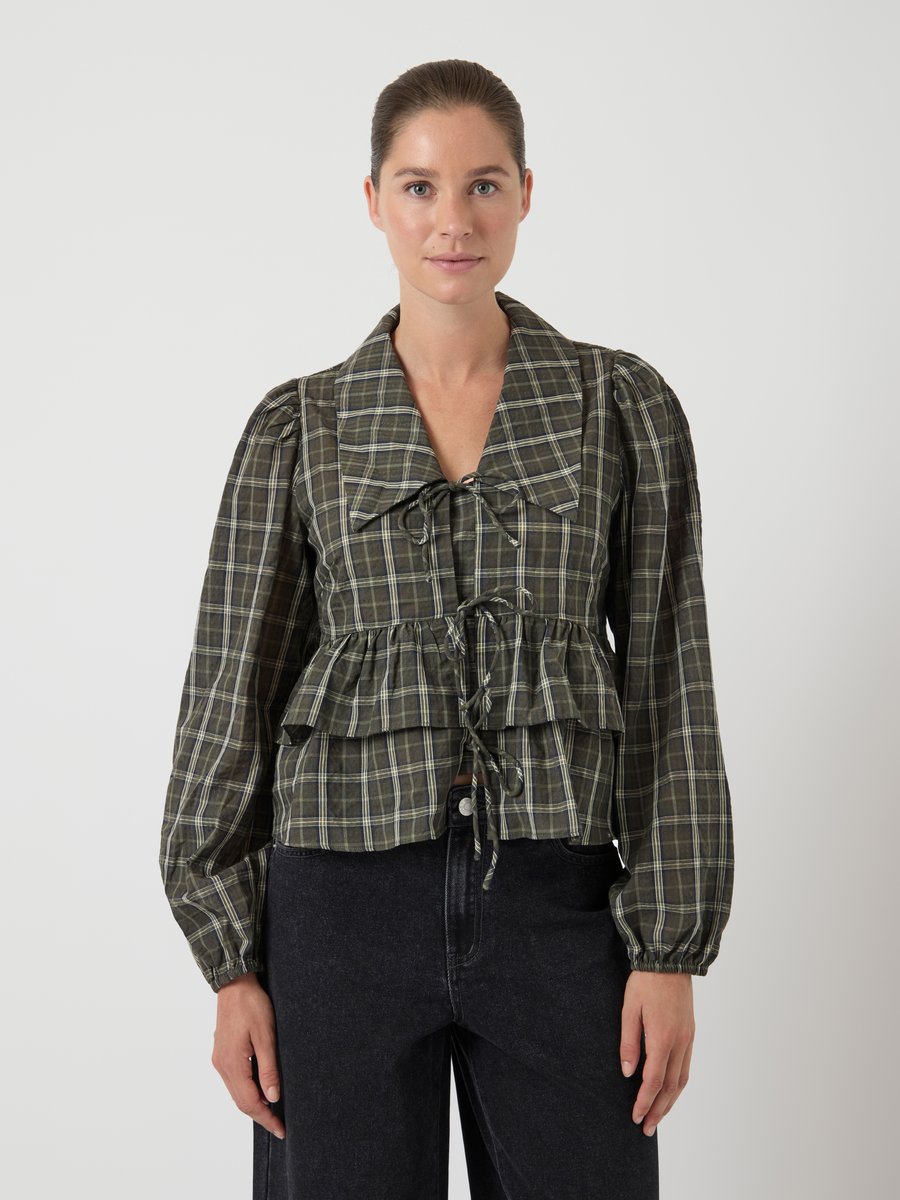 Блуза YAS YASCINNA TIE, Forest Night/Dark Green
Блуза YAS YASCINNA TIE, Forest Night/Dark Green