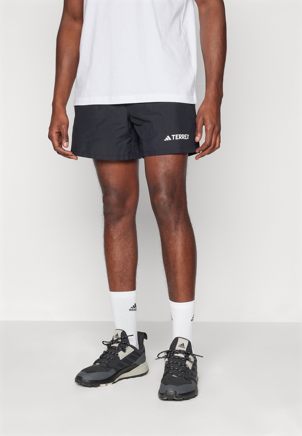 Спортивные шорты SHORT Adidas Terrex, черный 
Спортивные шорты SHORT Adidas Terrex, черный