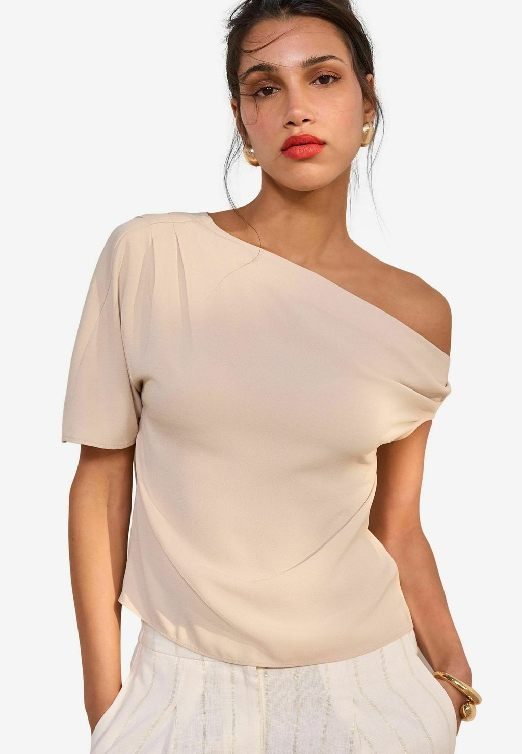 Блуза Next, бежевый
Блуза Next, бежевый