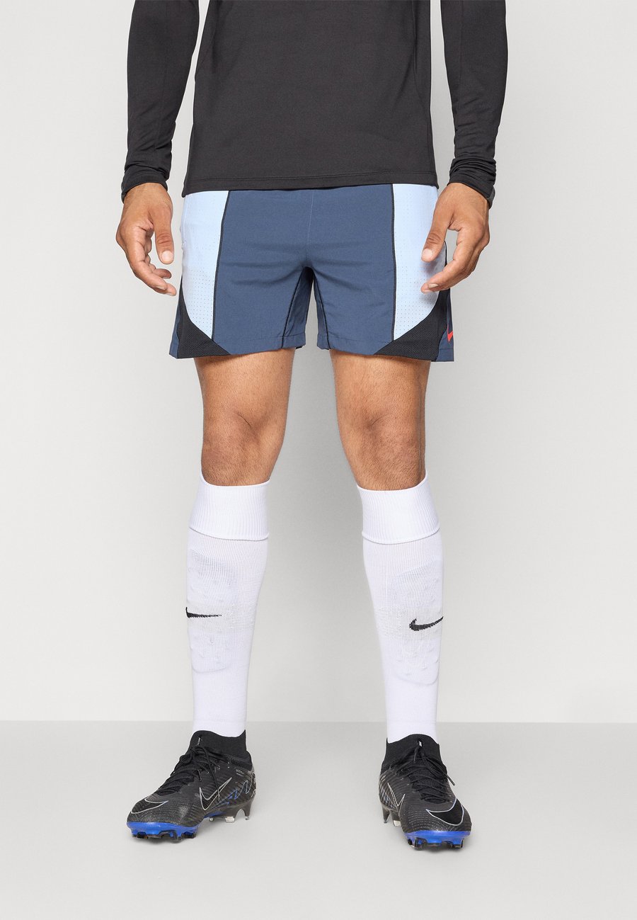 Спортивные шорты Nike Performance STRIKE+ SHORT, Thunder Blue/Royal Tint/Black/White/Blue
Спортивные шорты Nike Performance STRIKE+ SHORT, Thunder Blue/Royal Tint/Black/White/Blue
