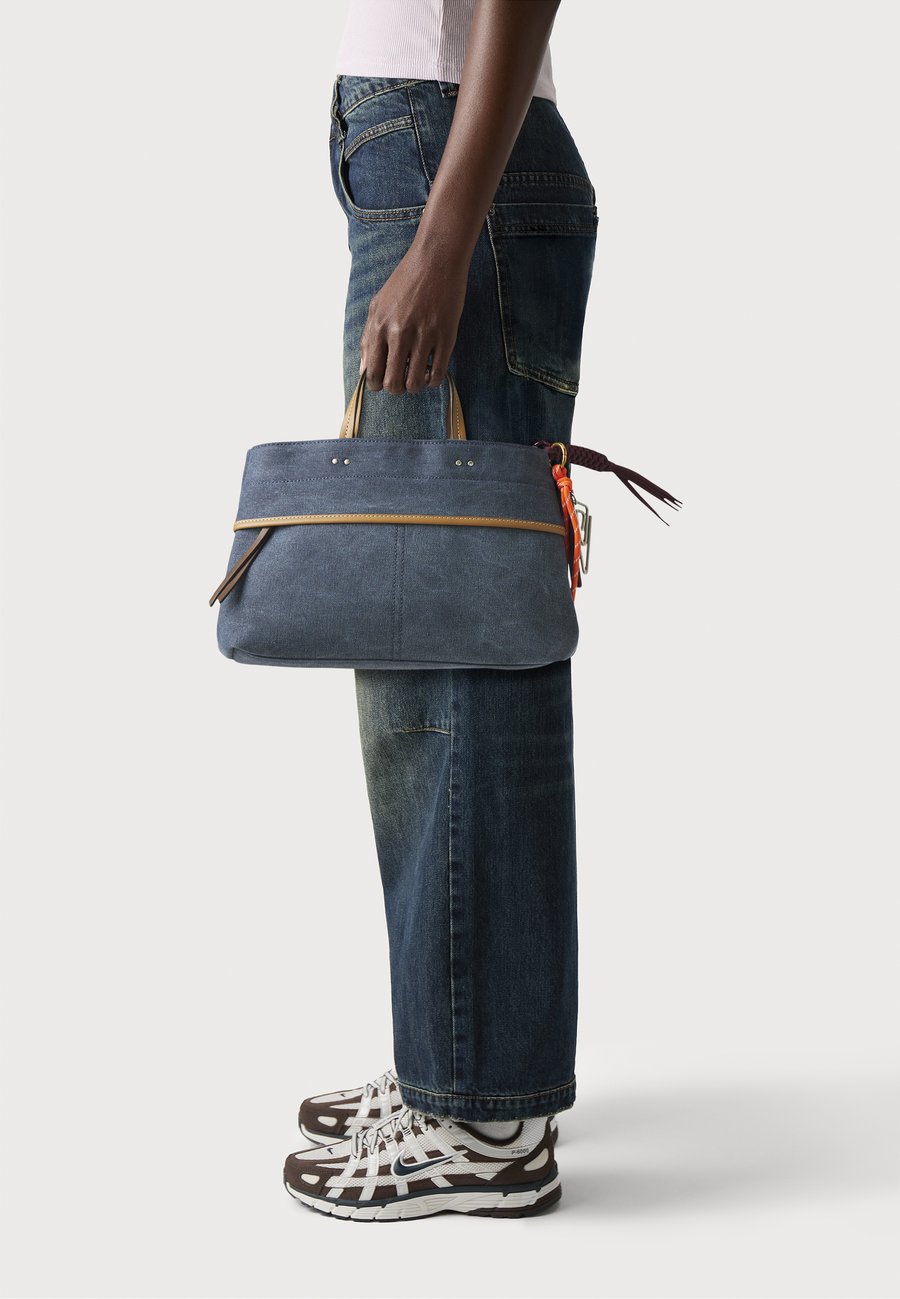Сумка PARFOIS TOTE BAG AXEL, Navy/Dark Blue
Сумка PARFOIS TOTE BAG AXEL, Navy/Dark Blue
