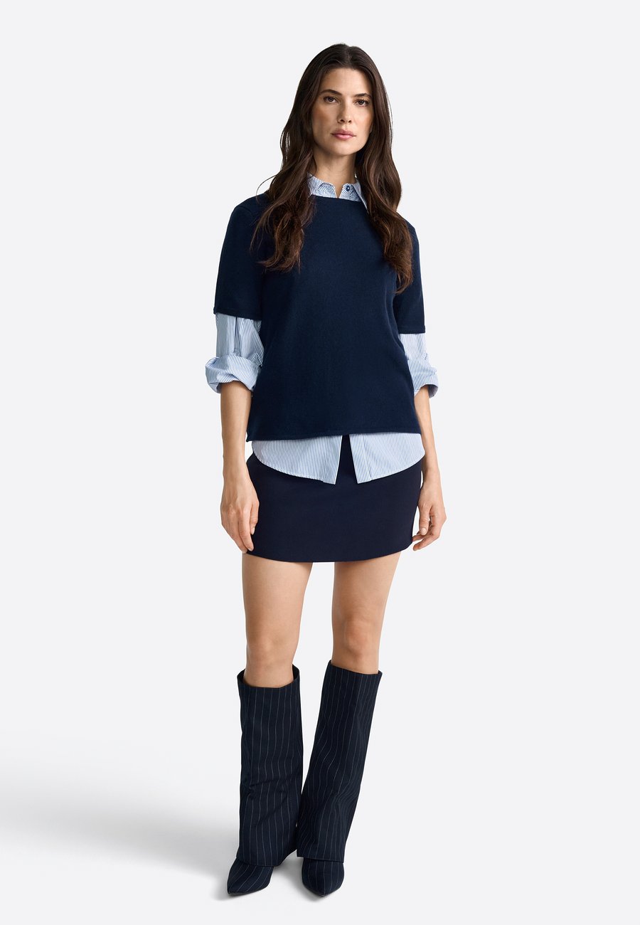 Футболка Rich & Royal PULLOVER, Midnight Blue/Dark Blue
Футболка Rich & Royal PULLOVER, Midnight Blue/Dark Blue