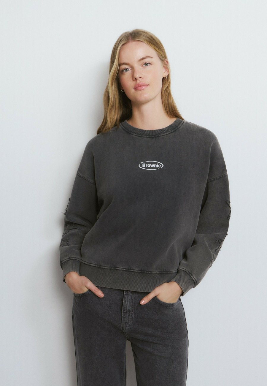 Толстовка Brownie Sweatshirt, Gris Oscuro/Dark Grey
Толстовка Brownie Sweatshirt, Gris Oscuro/Dark Grey