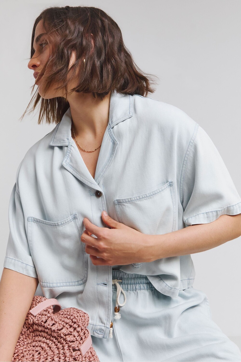 Легкая укороченная джинсовая рубашка свободного кроя Simply Be, синий
Легкая укороченная джинсовая рубашка свободного кроя Simply Be, синий