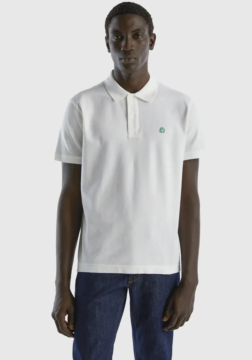Рубашка-поло United Colors of Benetton с логотипом на уровне груди, белый
Рубашка-поло United Colors of Benetton с логотипом на уровне груди, белый