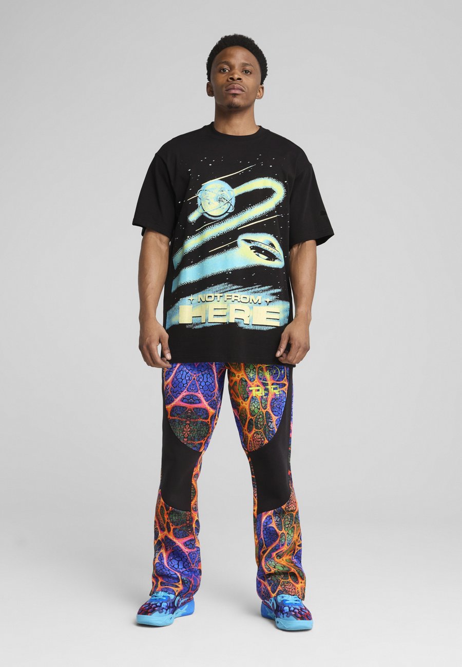 Спортивная футболка Puma MELO ALIEN SKINS BASKETBALL, Black
Спортивная футболка Puma MELO ALIEN SKINS BASKETBALL, Black