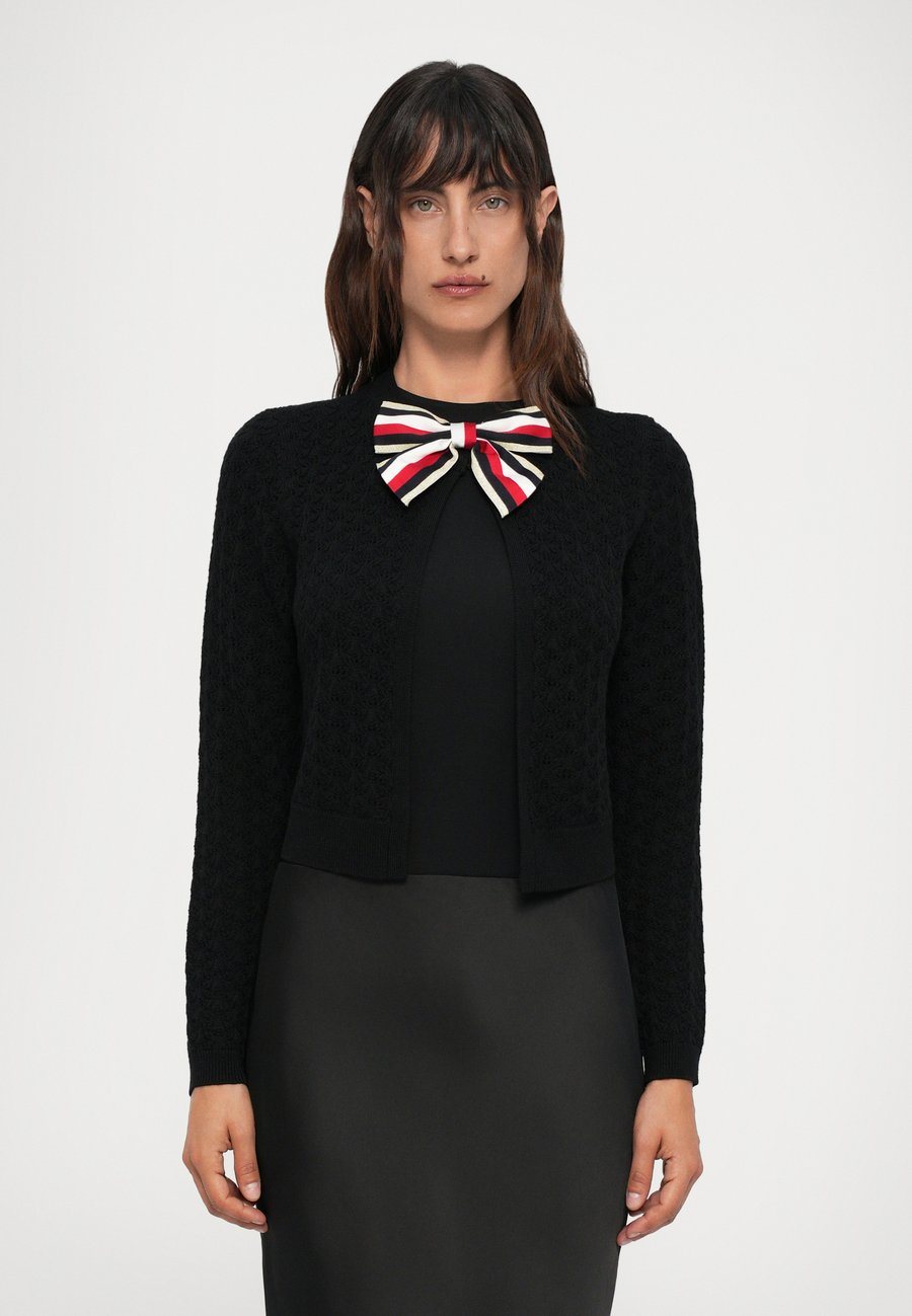 Кардиган Alice + Olivia DOLLIE OPEN FRONT CARDIGAN, Black
Кардиган Alice + Olivia DOLLIE OPEN FRONT CARDIGAN, Black