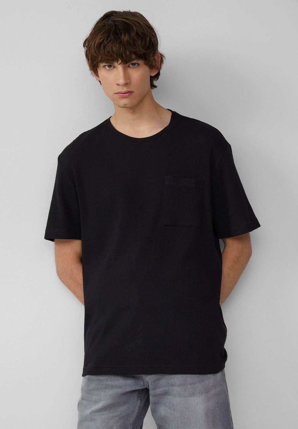 Базовая футболка QS, черный
Базовая футболка QS, черный