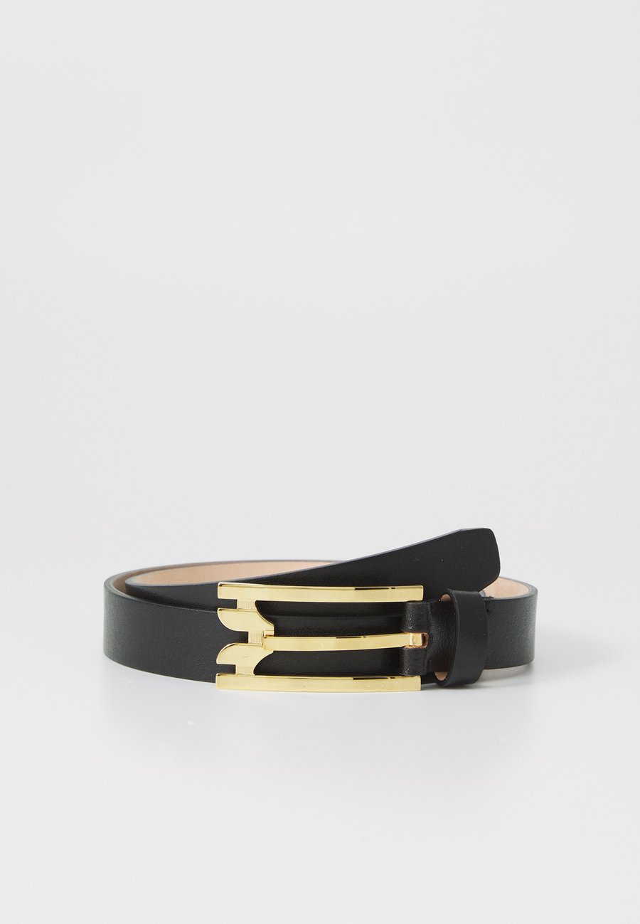 Ремень Victoria Beckham REGULAR PIN BUCKLE BELT, Black
Ремень Victoria Beckham REGULAR PIN BUCKLE BELT, Black