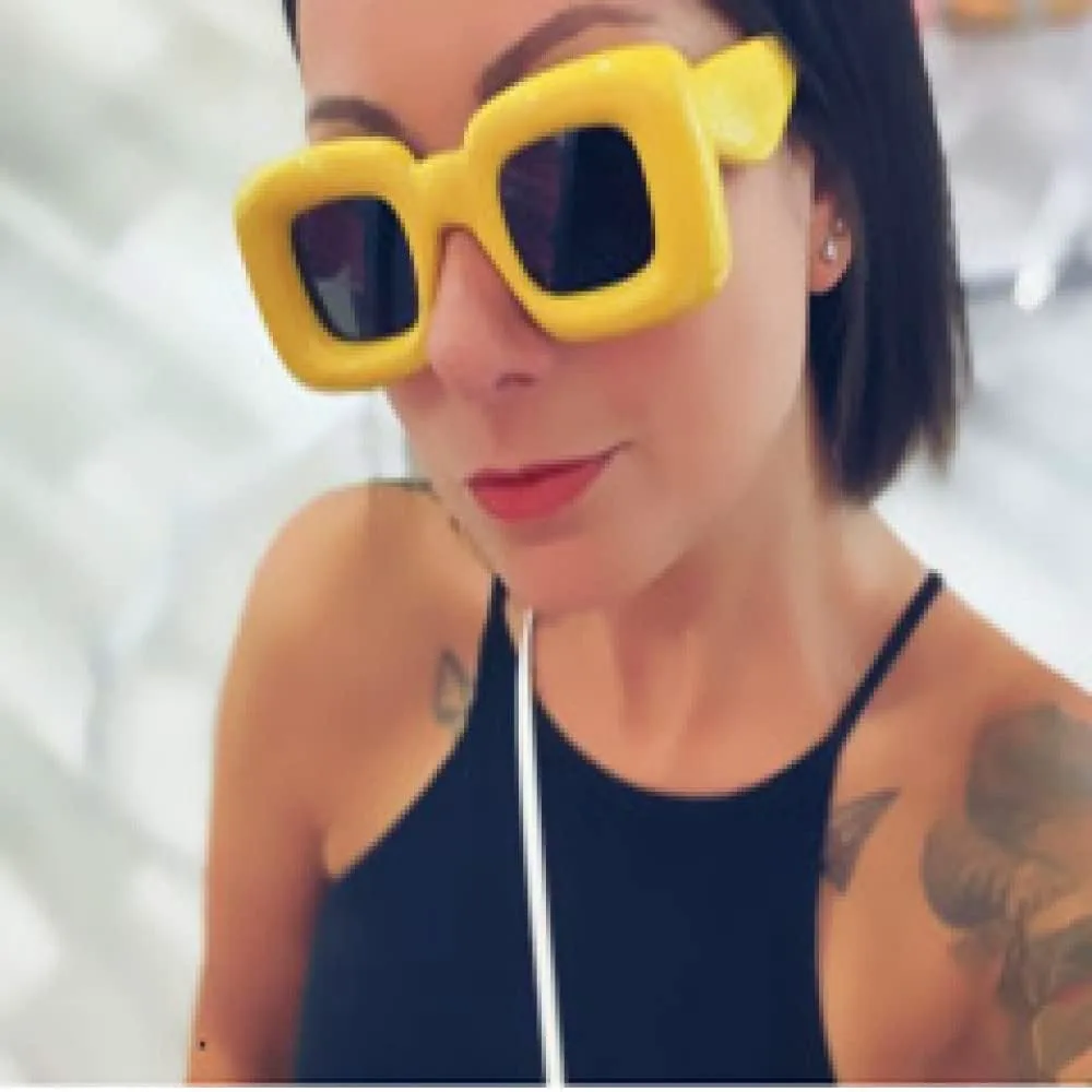 Солнцезащитные очки-щитки One Piece для женщин, солнцезащитные очки с увеличенной дугой для мужчин в стиле хип-хоп с градиентным переходом цвета generic, Champagne
Солнцезащитные очки-щитки One Piece для женщин, солнцезащитные очки с увеличенной дугой для мужчин в стиле хип-хоп с градиентным переходом цвета generic, Champagne