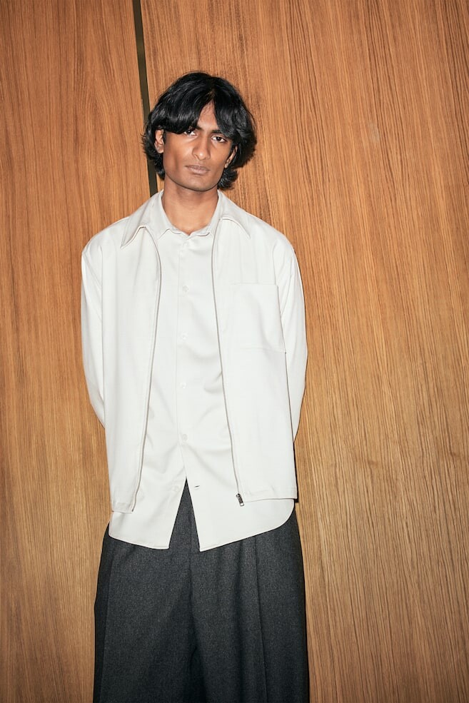 Рубашка из твила обычного кроя H&M, бежевый
Рубашка из твила обычного кроя H&M, бежевый