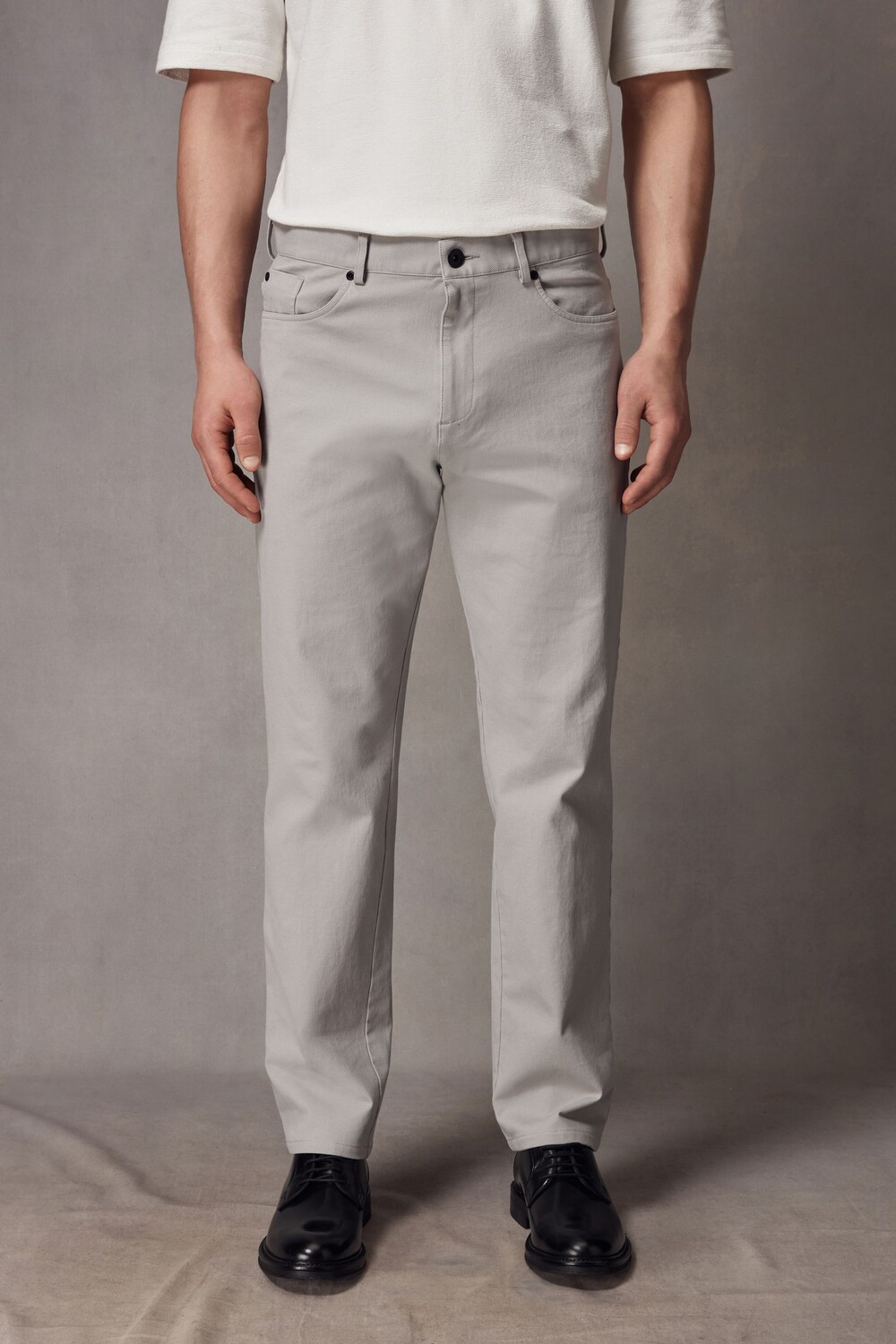 Текстурированные элегантные брюки чинос с эластичной отделкой Next, серый
Текстурированные элегантные брюки чинос с эластичной отделкой Next, серый