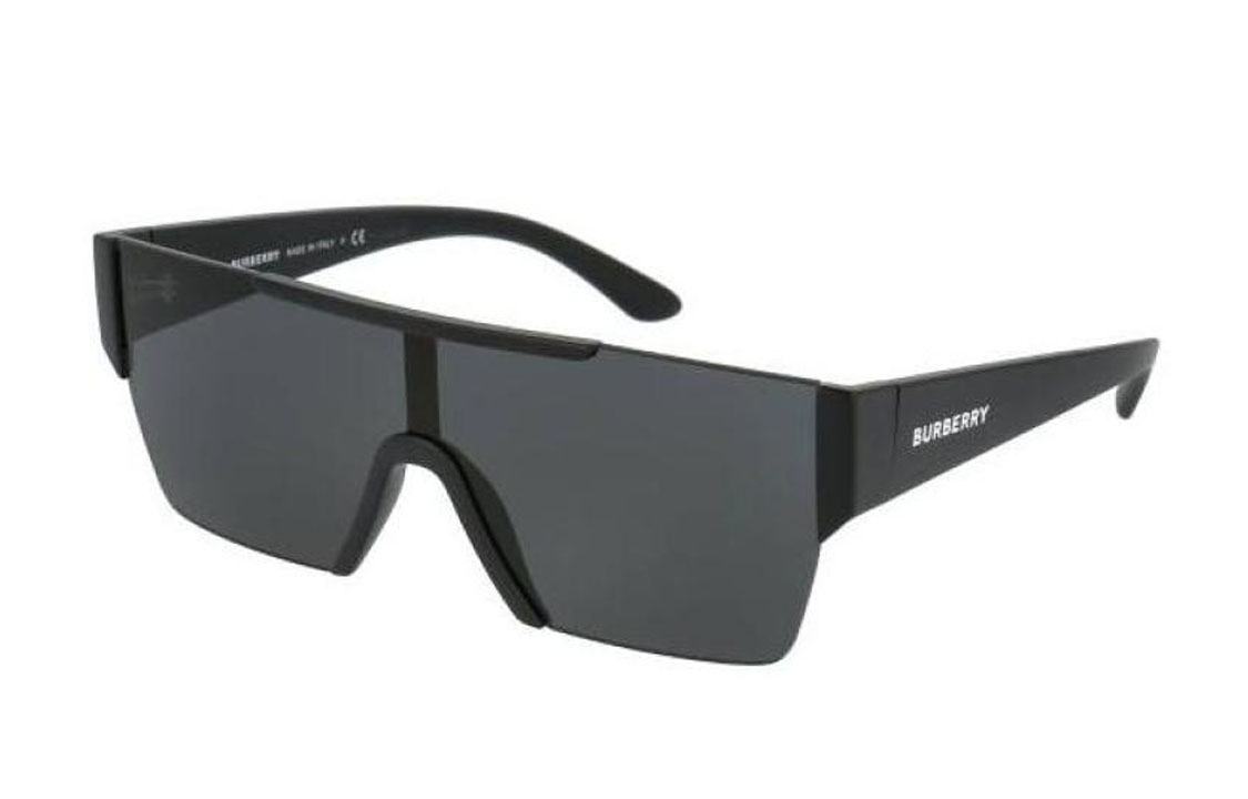 Солнцезащитные очки Burberry с прямоугольной оправой
Солнцезащитные очки Burberry с прямоугольной оправой
