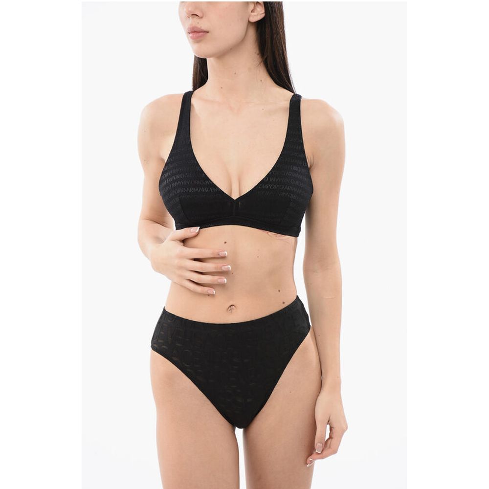 Бюстгальтер с треугольными чашками и логотипом Armani, Black
Бюстгальтер с треугольными чашками и логотипом Armani, Black