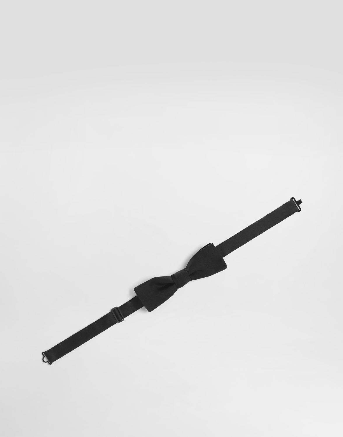 Галстук-бабочка из шелкового сатина Dolce & Gabbana, черный
Галстук-бабочка из шелкового сатина Dolce & Gabbana, черный