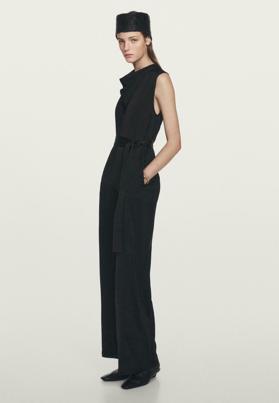 Комбинезон Massimo Dutti Jumpsuit, Black
Комбинезон Massimo Dutti Jumpsuit, Black