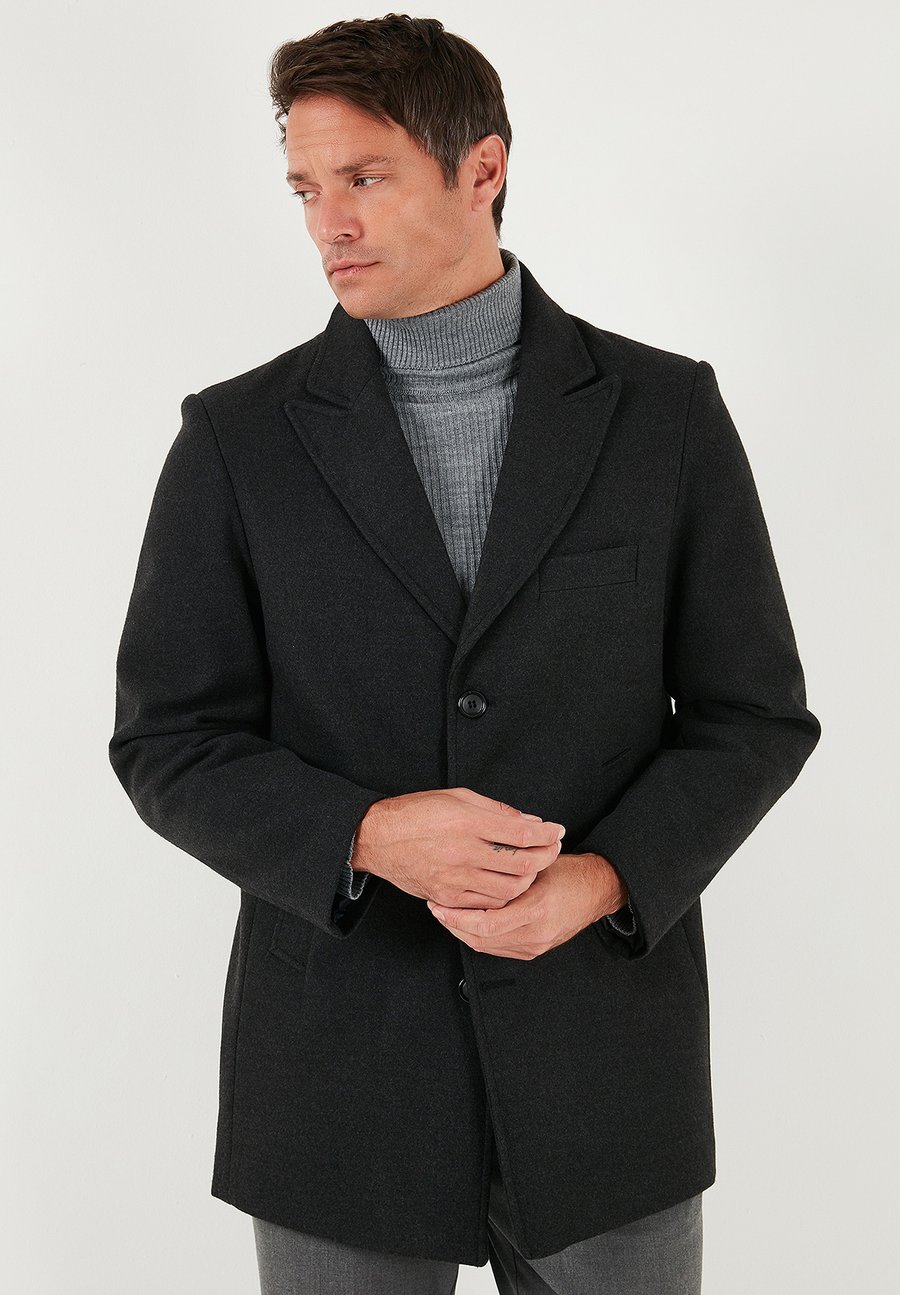 Пальто Buratti Short coat, Smoked/Dark Grey
Пальто Buratti Short coat, Smoked/Dark Grey