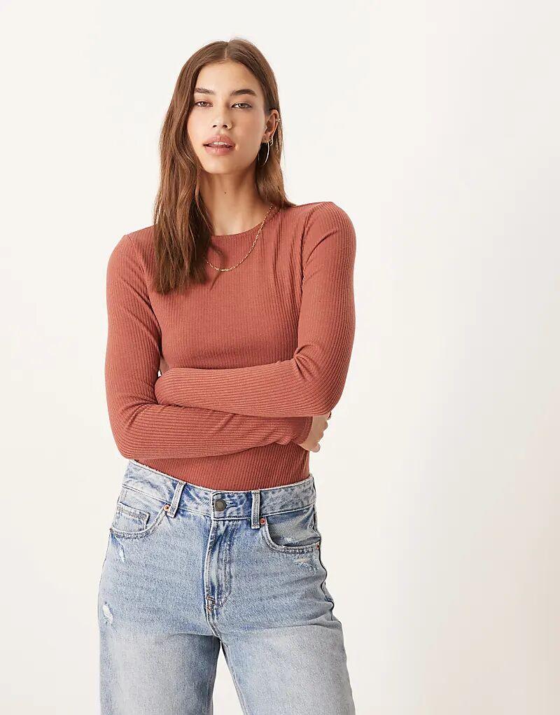 Боди Agon с открытой спиной в рубчик цвета розовой ржавчины
Боди Agon с открытой спиной в рубчик цвета розовой ржавчины