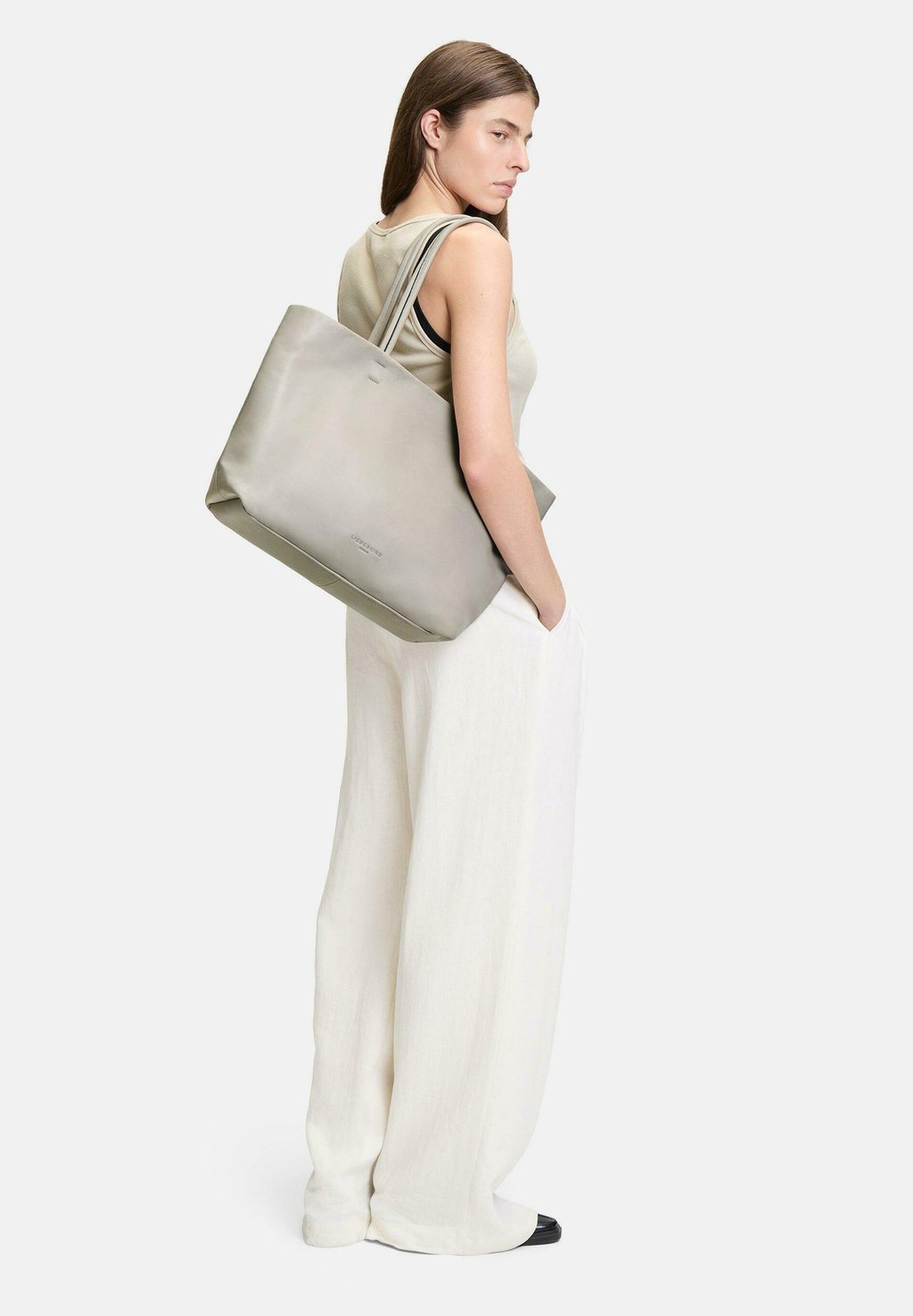 Сумка HERA SHOPPER GROSSER Liebeskind Berlin, светло-серый
Сумка HERA SHOPPER GROSSER Liebeskind Berlin, светло-серый