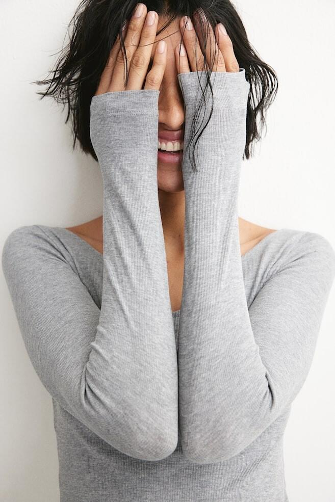 Рубашка тонкой вязки H&M, серый
Рубашка тонкой вязки H&M, серый