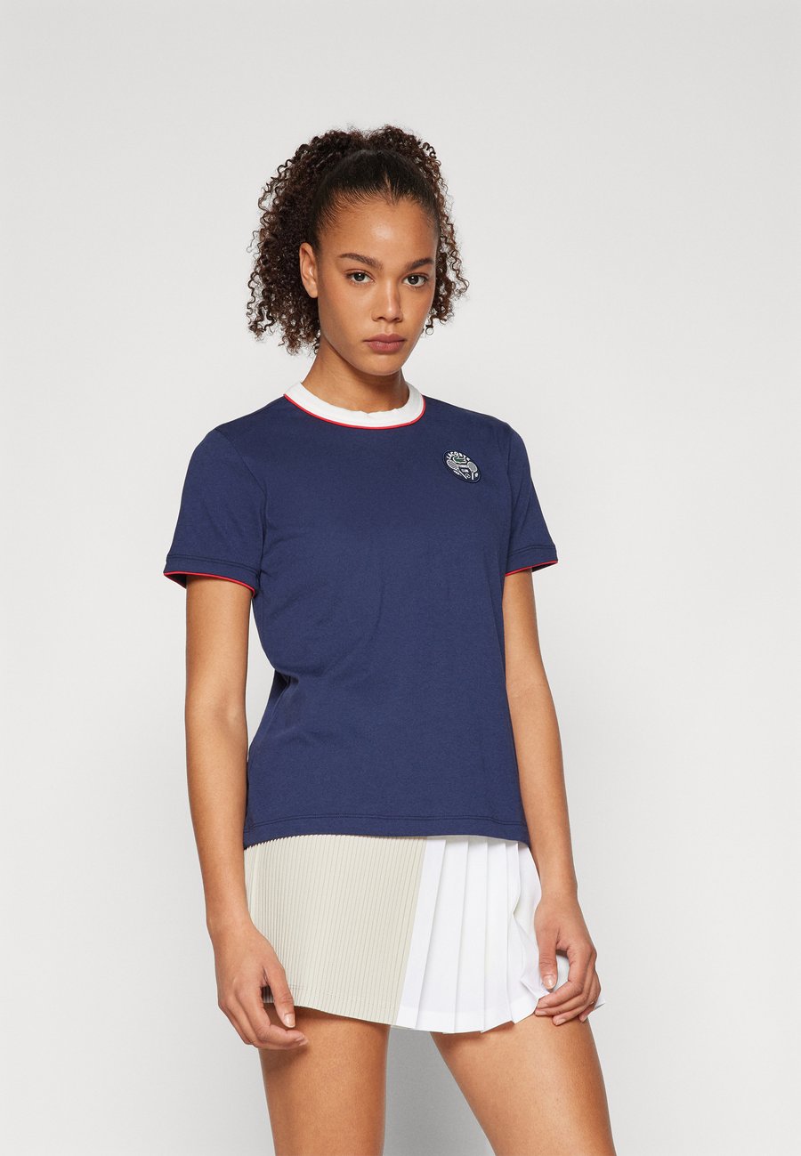 Футболка Lacoste Sport HERITAGE, Navy Blue/Flour/Dark Blue, Синий, Футболка Lacoste Sport HERITAGE, Navy Blue/Flour/Dark Blue
Футболка Lacoste Sport HERITAGE, Navy Blue/Flour/Dark Blue, Синий, Футболка Lacoste Sport HERITAGE, Navy Blue/Flour/Dark Blue