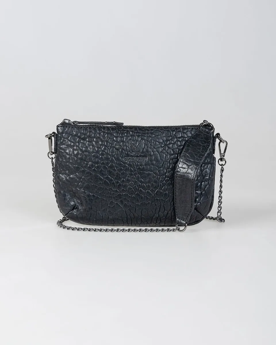 Маленькая кожаная сумка с металлической цепочкой и застежкой-молнией System Action, черный
Маленькая кожаная сумка с металлической цепочкой и застежкой-молнией System Action, черный