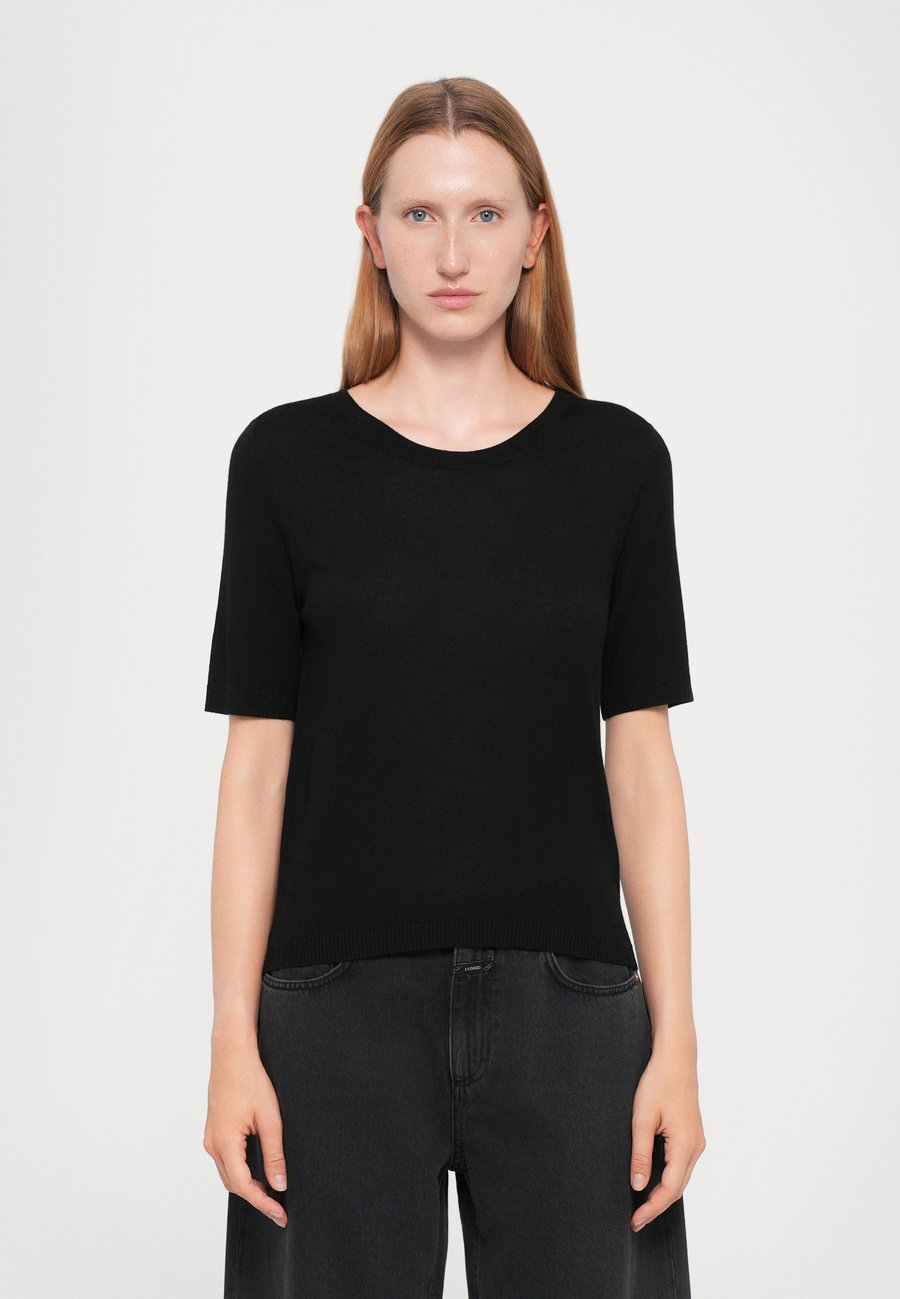 Футболка CLOSED CREW NECK SHORT SLEEVE, Black, Черный, Футболка CLOSED CREW NECK SHORT SLEEVE, Black
Футболка CLOSED CREW NECK SHORT SLEEVE, Black, Черный, Футболка CLOSED CREW NECK SHORT SLEEVE, Black