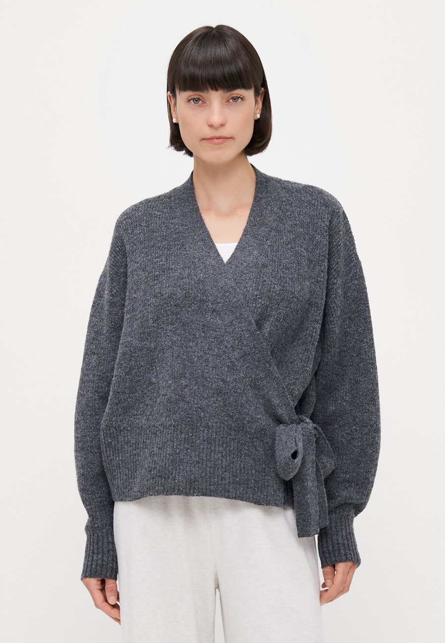 Кардиган Triumph AMOURETTE COZY, Dark Grey Melange/Dark Grey
Кардиган Triumph AMOURETTE COZY, Dark Grey Melange/Dark Grey