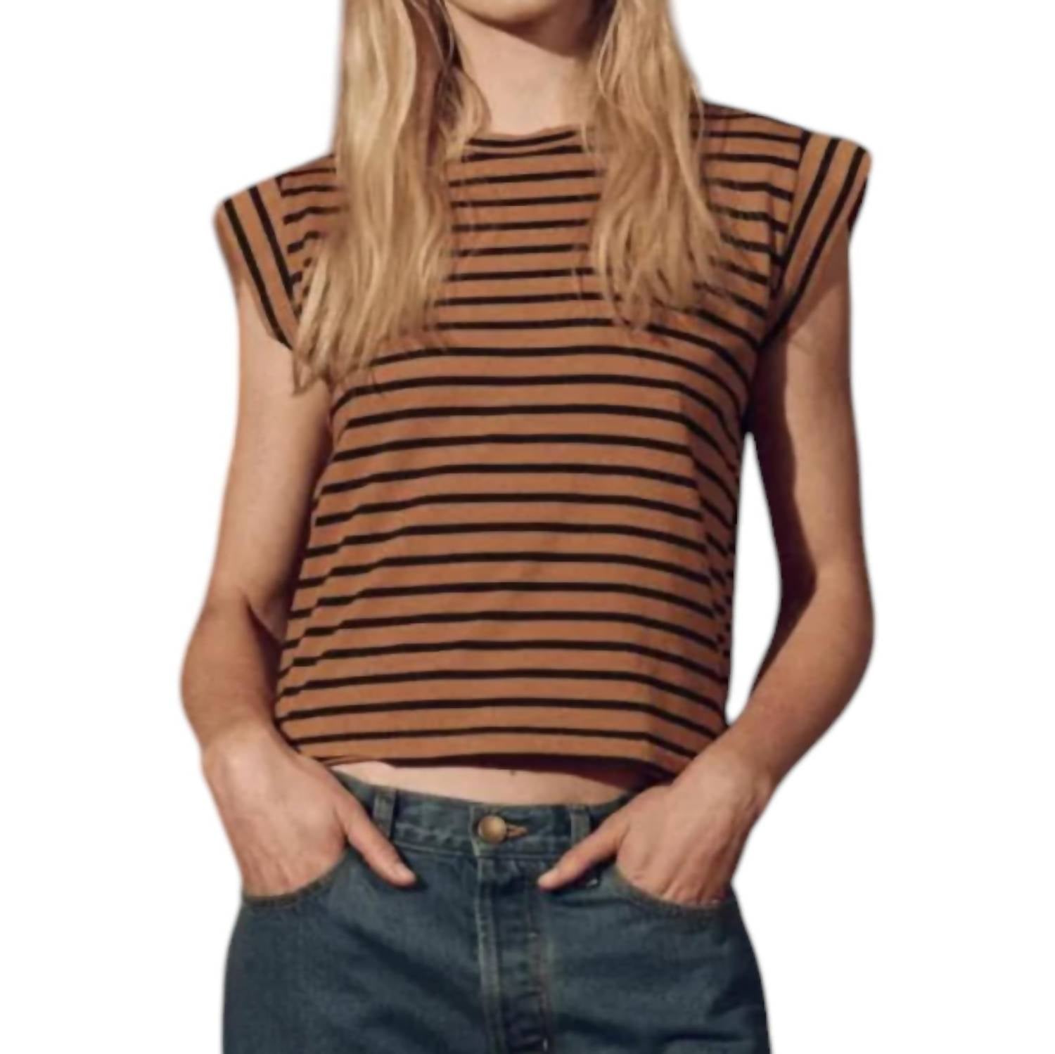 Футболка Peak Tee в полоску цвета Over Dyed Suntan Gondola THE GREAT, цвет over dyed suntan gondola stripe
Футболка Peak Tee в полоску цвета Over Dyed Suntan Gondola THE GREAT, цвет over dyed suntan gondola stripe