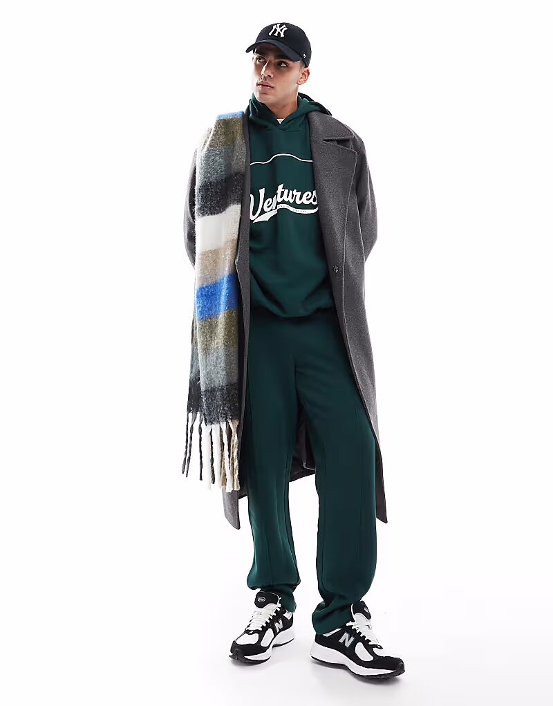 Спортивные брюки прямого кроя с защипами от ASOS DESIGN зеленого цвета
Спортивные брюки прямого кроя с защипами от ASOS DESIGN зеленого цвета