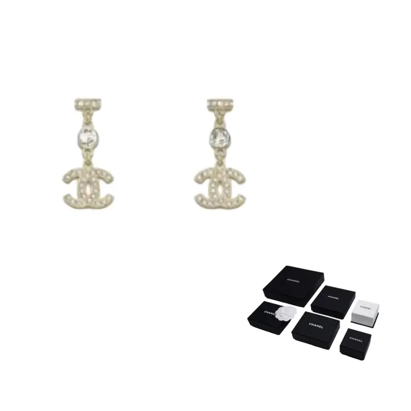 Серьги женские CHANEL
Серьги женские CHANEL