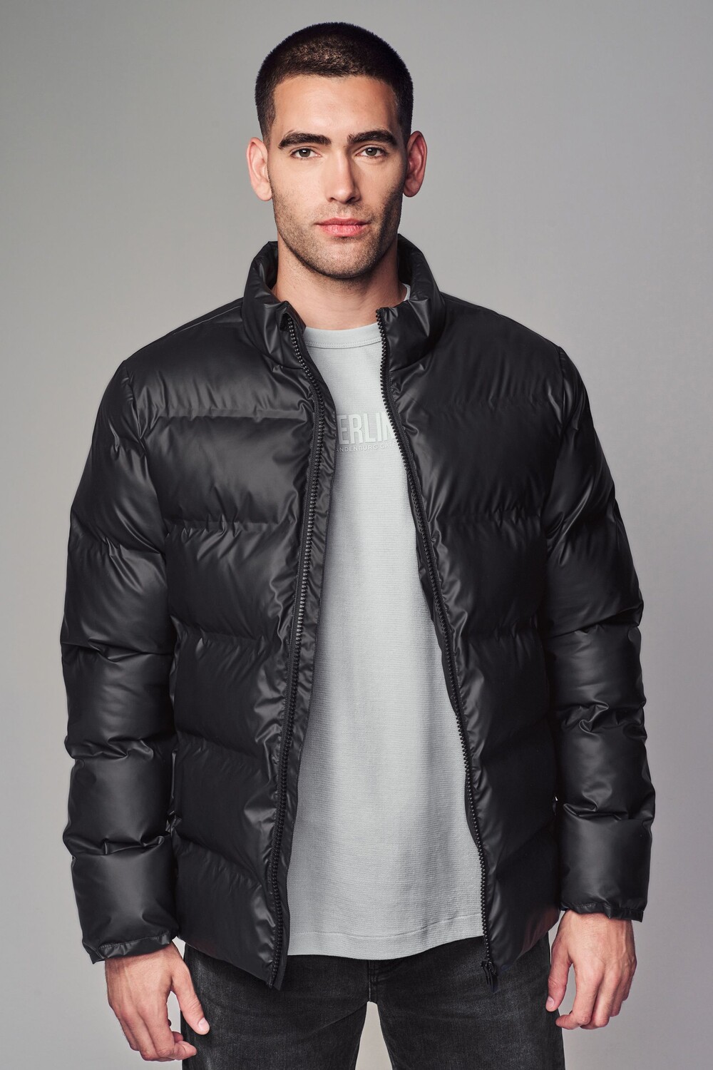 Прорезиненная термосварная воронкообразная куртка Next, черный
Прорезиненная термосварная воронкообразная куртка Next, черный