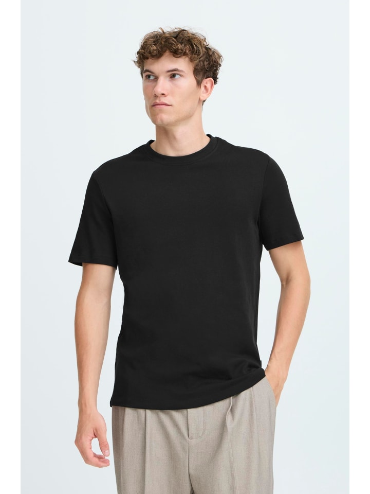 Рубашка с круглым вырезом CFNILO синего цвета CASUAL FRIDAY
Рубашка с круглым вырезом CFNILO синего цвета CASUAL FRIDAY