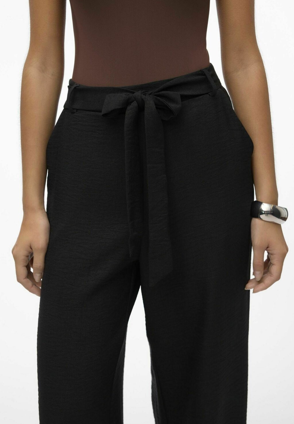 Брюки Mit Weitem Beinschnitt Vmmelony Hohe Taille Vero Moda, черные
Брюки Mit Weitem Beinschnitt Vmmelony Hohe Taille Vero Moda, черные