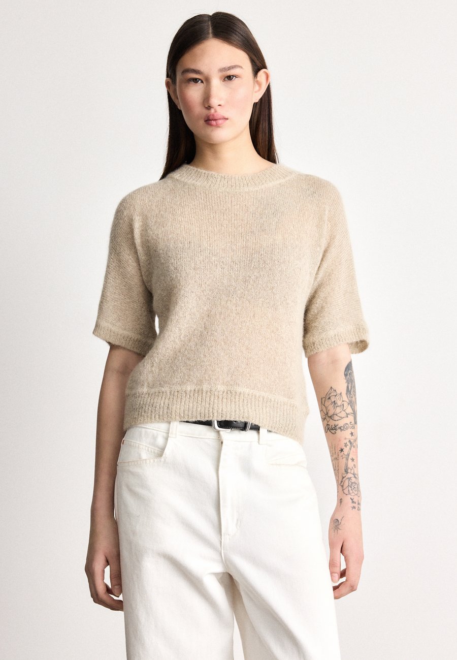 Футболка BOSS FANCER, Light Beige/Beige
Футболка BOSS FANCER, Light Beige/Beige