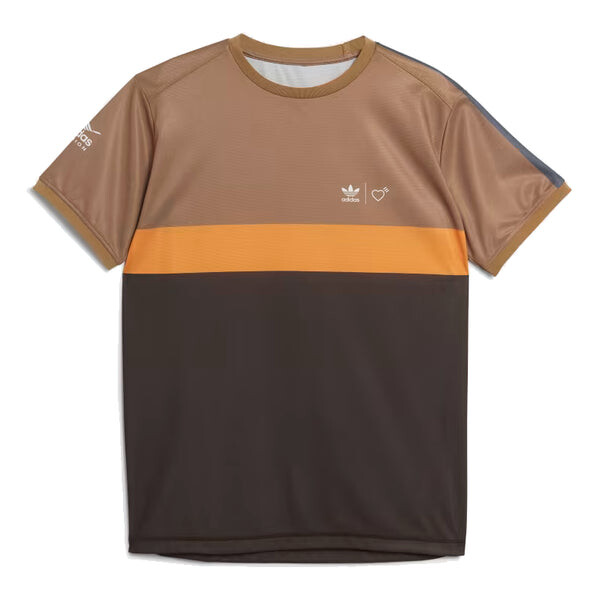 Футболка с рисунком, созданным человеком Adidas, коричневый
Футболка с рисунком, созданным человеком Adidas, коричневый