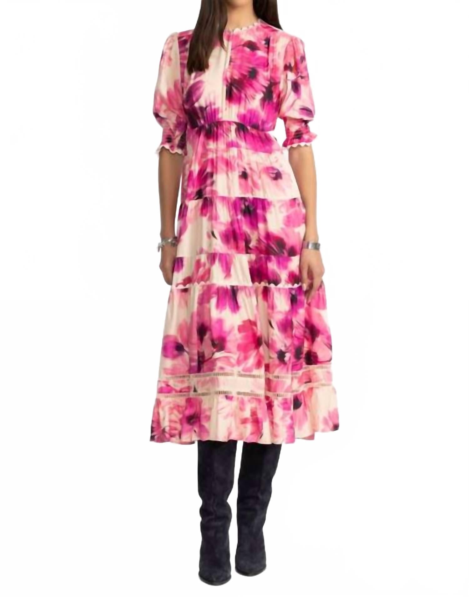 Платье Daphne длиной до колена в Аврории Johnny Was, auroria
Платье Daphne длиной до колена в Аврории Johnny Was, auroria