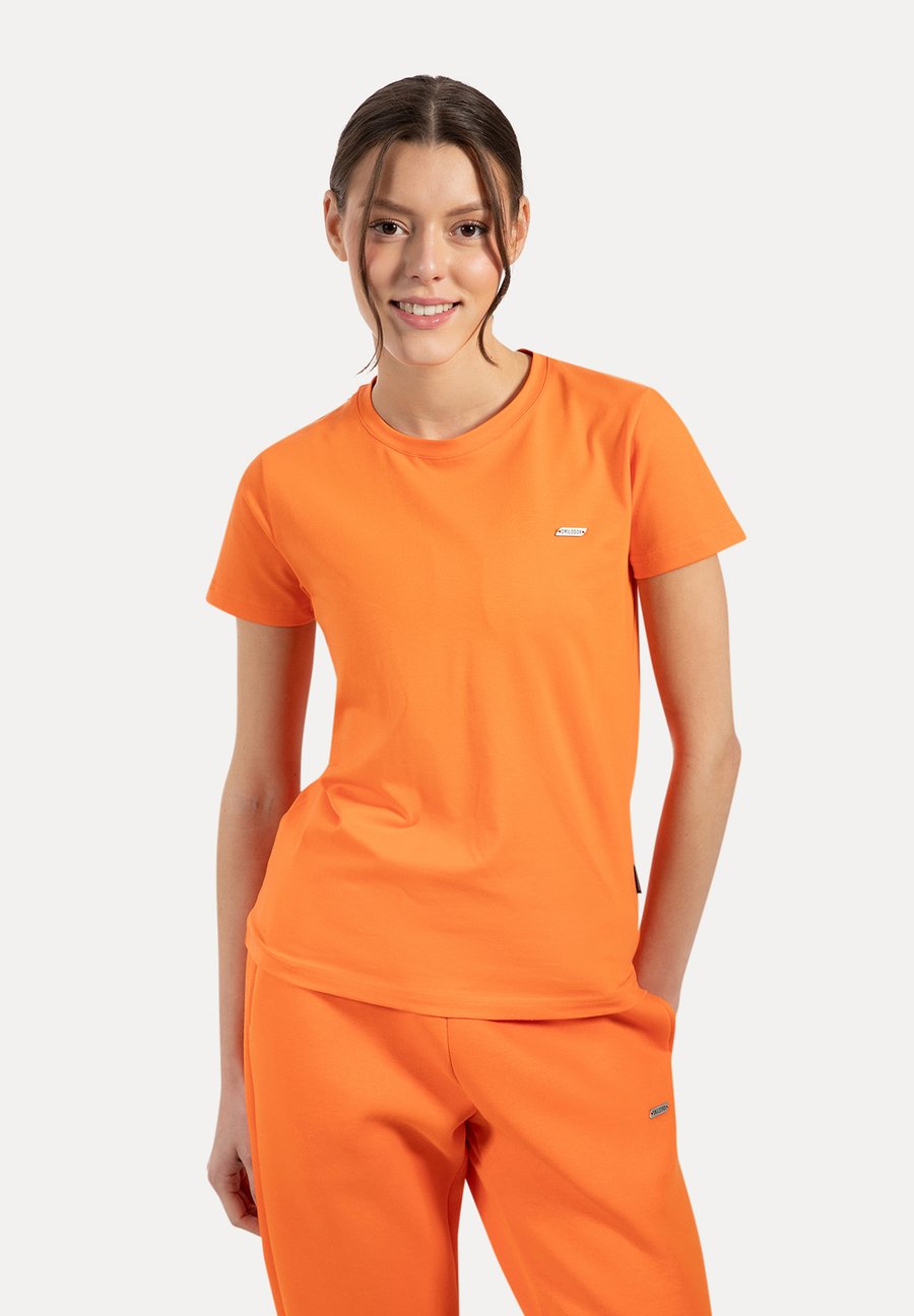Футболка Smilodox BASIC TEE LAURENA-T_SHIRT_TOP (SHIRTS), Orange, Оранжевый, Футболка Smilodox BASIC TEE LAURENA-T_SHIRT_TOP (SHIRTS), Orange
Футболка Smilodox BASIC TEE LAURENA-T_SHIRT_TOP (SHIRTS), Orange, Оранжевый, Футболка Smilodox BASIC TEE LAURENA-T_SHIRT_TOP (SHIRTS), Orange