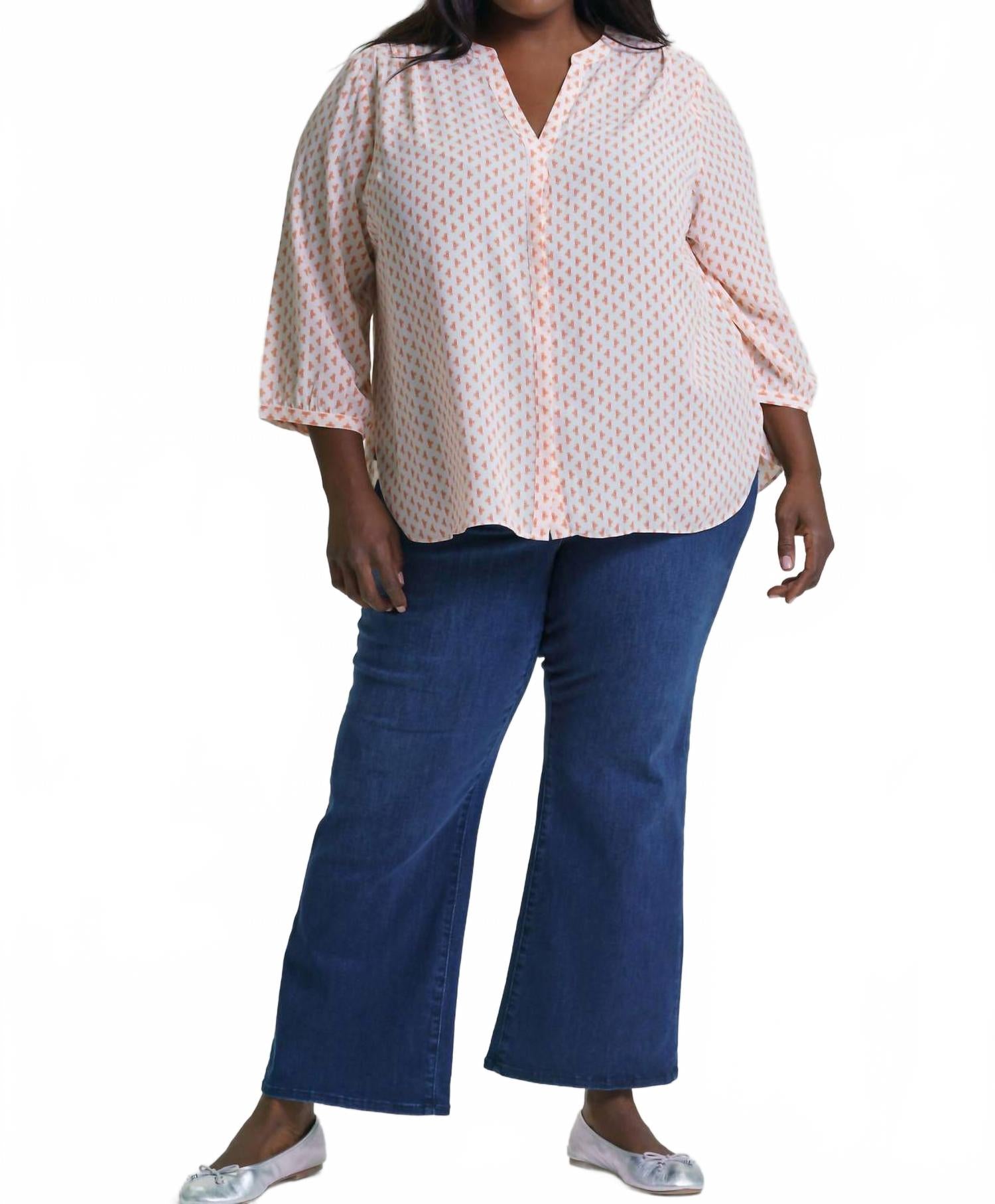 Приталенная блузка с защипами и пуговицами - Плюс NYDJ, Chez Geo
Приталенная блузка с защипами и пуговицами - Плюс NYDJ, Chez Geo