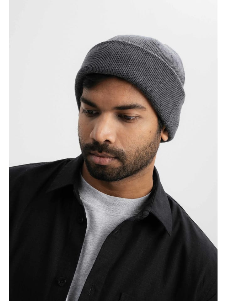 Тонкая вязаная шапка HIMMAT MELA
Тонкая вязаная шапка HIMMAT MELA