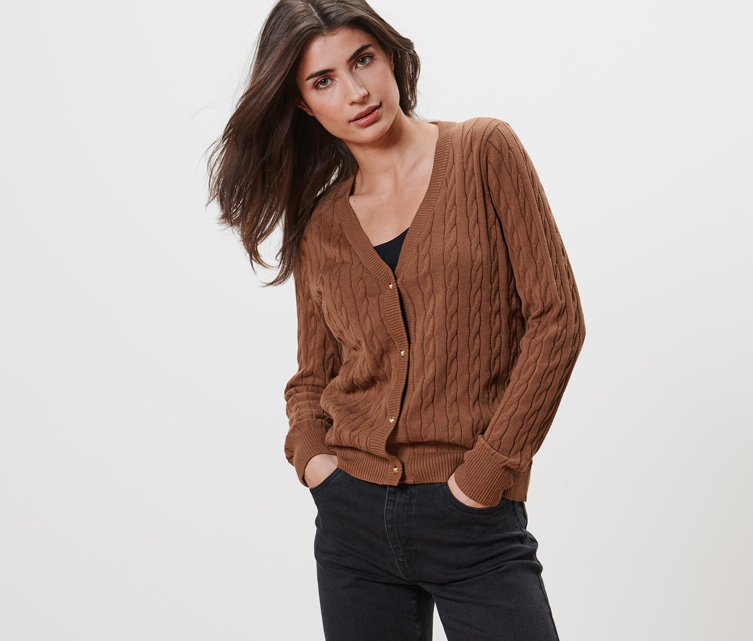 Кардиган тонкой вязки узором косы Tchibo, коньячные цвета
Кардиган тонкой вязки узором косы Tchibo, коньячные цвета