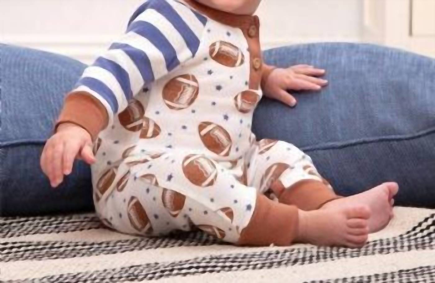 Футбольный комбинезон с длинными рукавами для мальчика цвета слоновой кости/синего/коричневого цвета Tesa Babe
Футбольный комбинезон с длинными рукавами для мальчика цвета слоновой кости/синего/коричневого цвета Tesa Babe