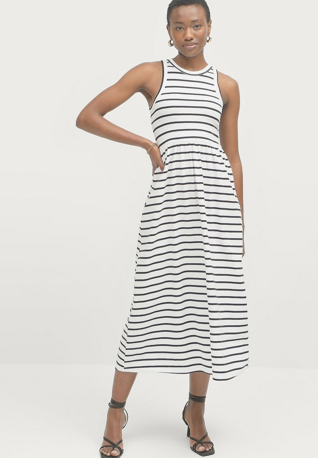 Повседневное платье Ellos Collection, черно-белые полоски
Повседневное платье Ellos Collection, черно-белые полоски