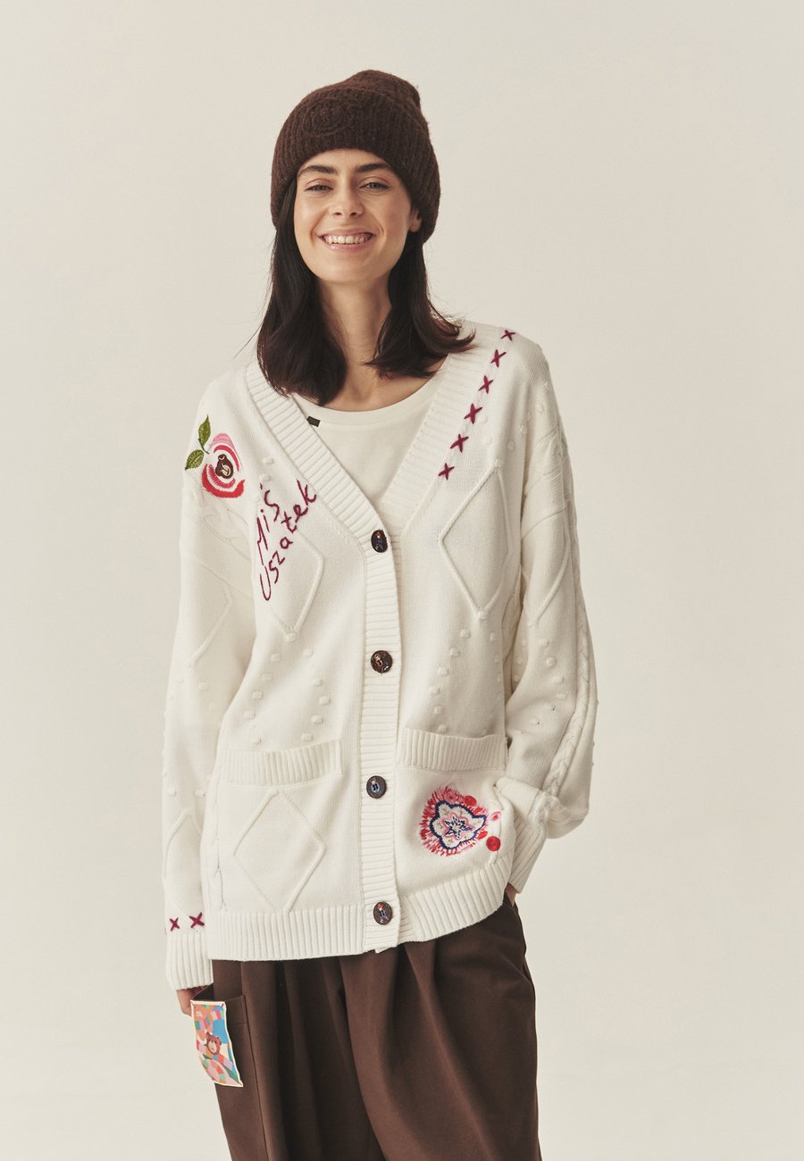 Кардиган TATUUM SLAVA, Cream White/Off-White
Кардиган TATUUM SLAVA, Cream White/Off-White