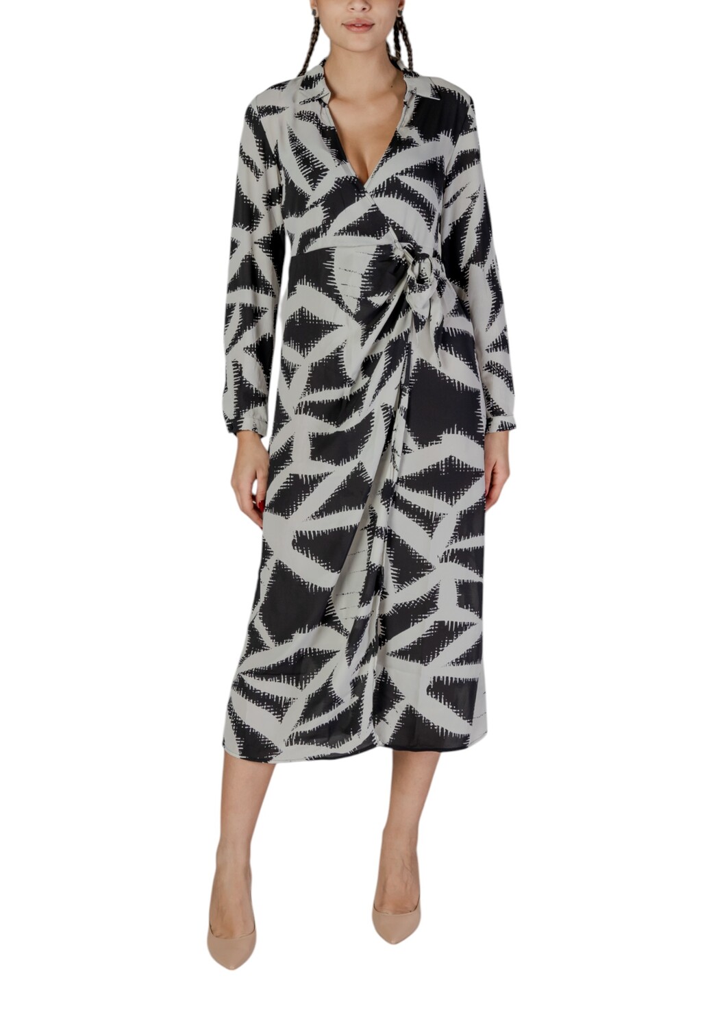 Платье Jacqueline de Yong с запахом, черный
Платье Jacqueline de Yong с запахом, черный