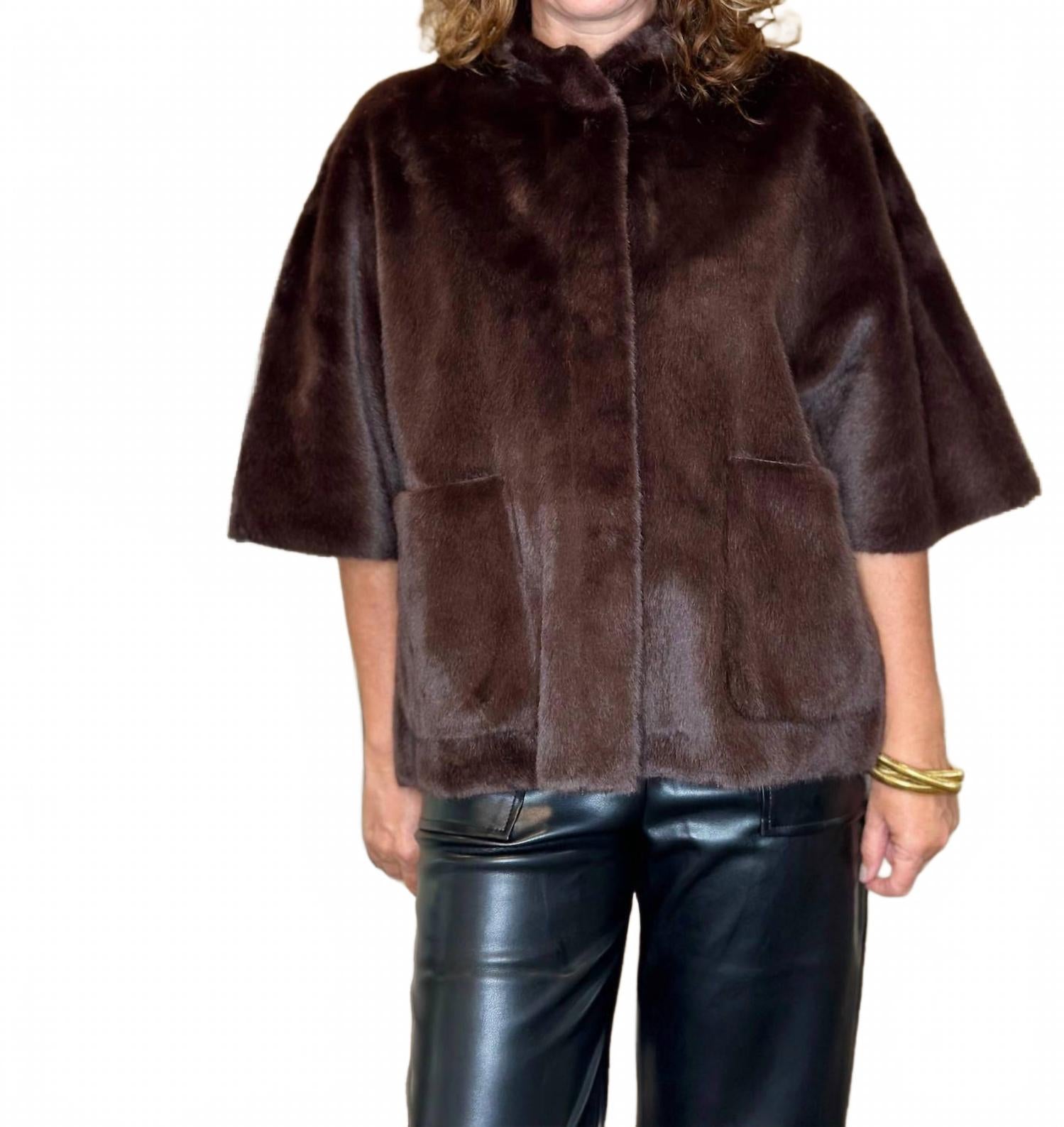 LOVE TOKEN Куртка из искусственного меха Violet Topper коричневого цвета
LOVE TOKEN Куртка из искусственного меха Violet Topper коричневого цвета