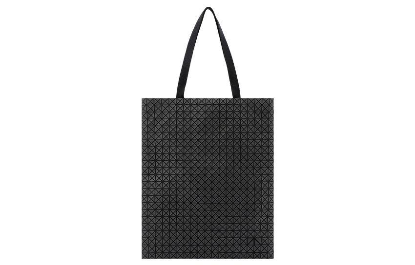 ISSEY MIYAKE Полиуретановая сумка-шоппер
ISSEY MIYAKE Полиуретановая сумка-шоппер